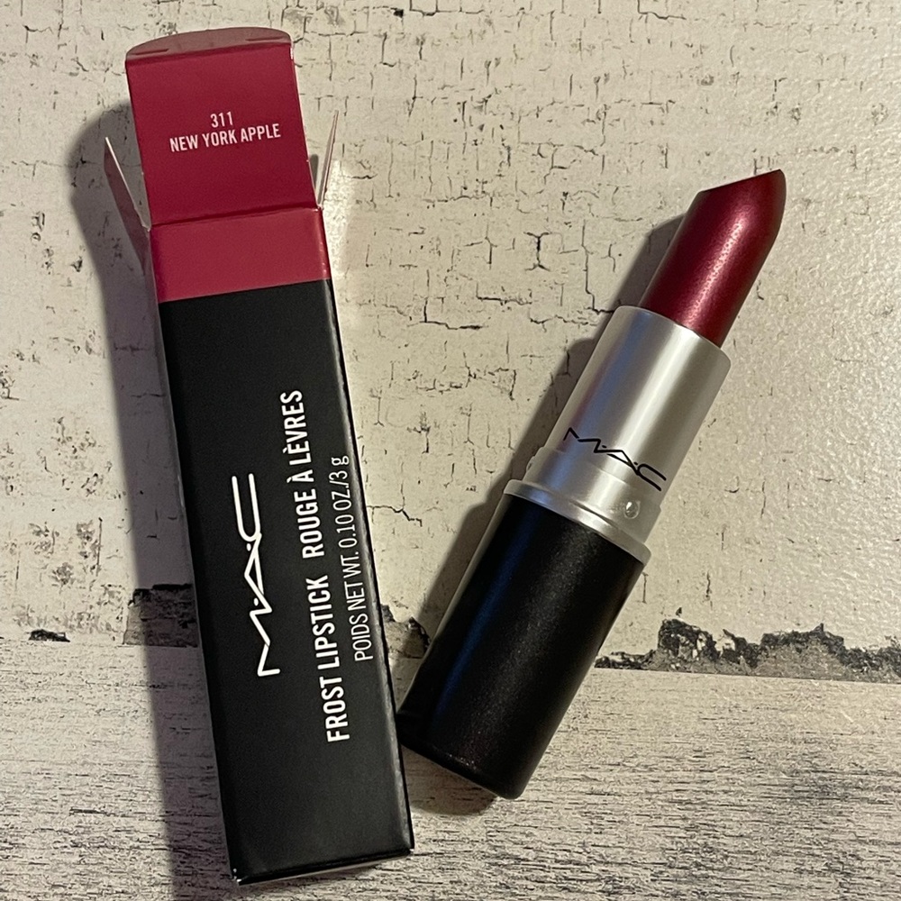 MAC NEW YORK APPLE FROST SHIMMER CANDY APPLE RED LIPSTICK LIP CARE